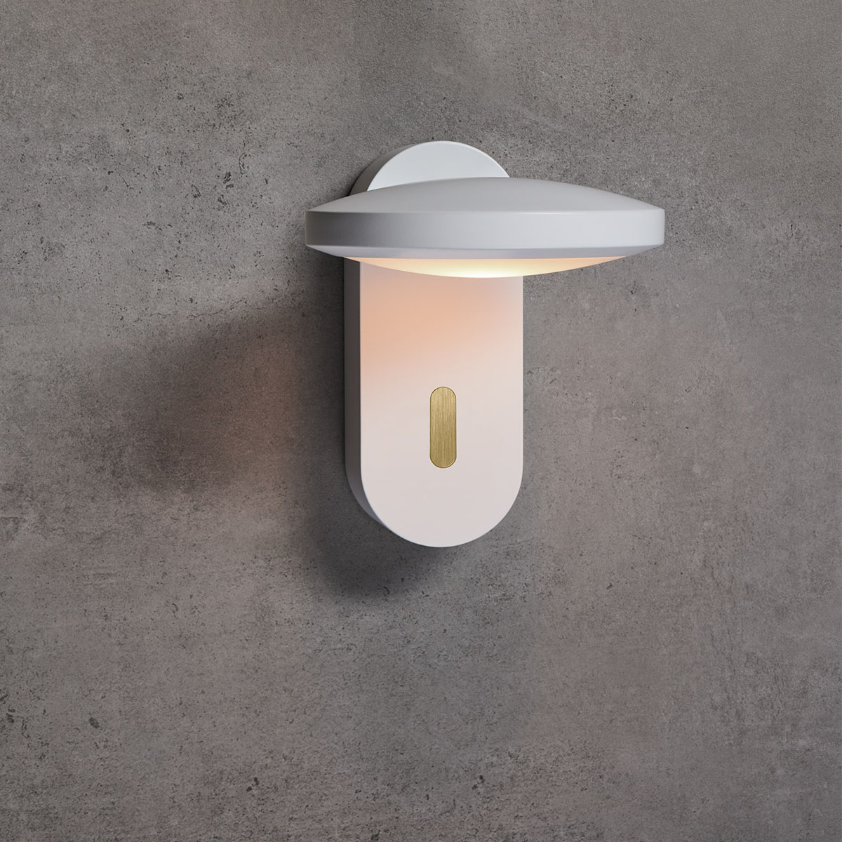 Maggy 4 Wandleuchte, H: 20 cm, Weiß matt / messing gebürstet Maggy 4 Wandleuchte, H: 20 cm, Weiß matt / messing gebürstet