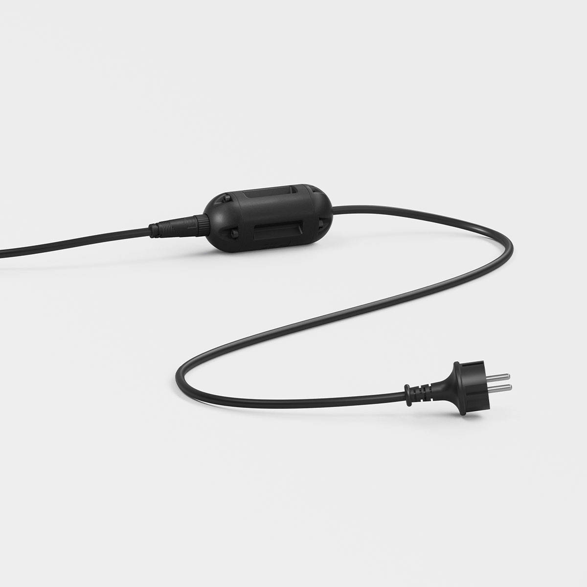 Stabförmige Erdspießlleuchte schwarz mit Kabel und Stecker Detail