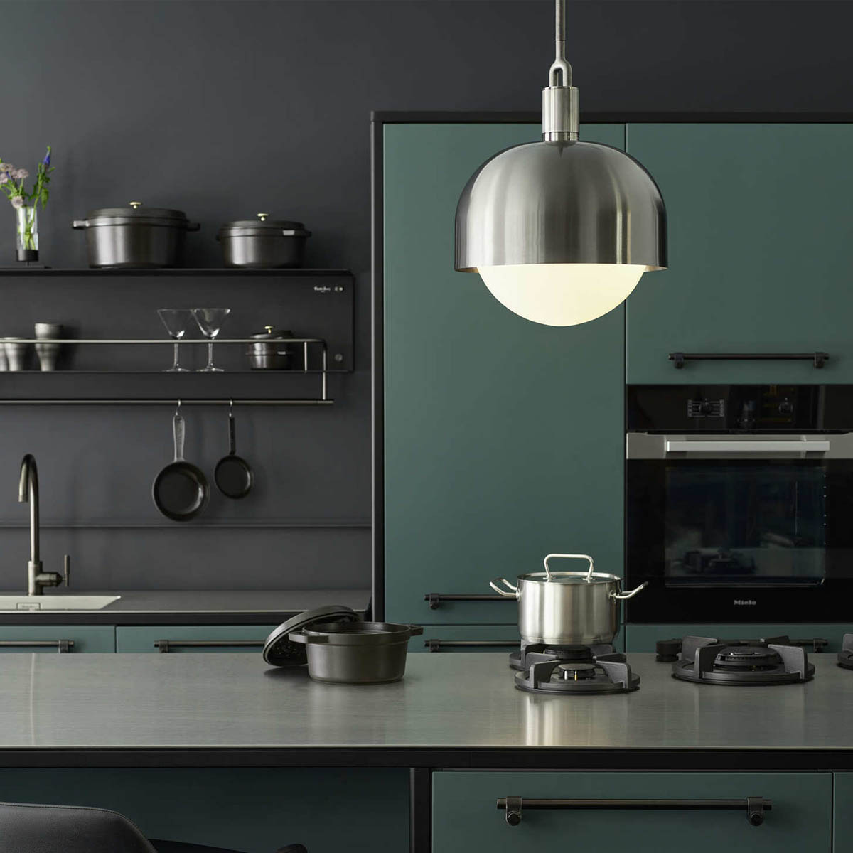 Buster + Punch Forked Pendelleuchte, Globe + Shade, Medium, Stahl / Rauchglas