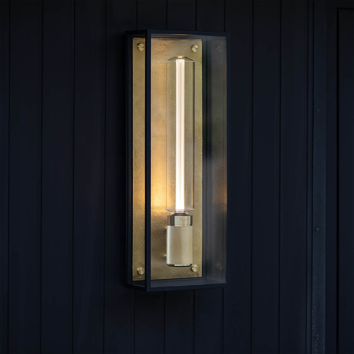 Buster + Punch Caged Wet IP44 Wandleuchte, Large, Messing