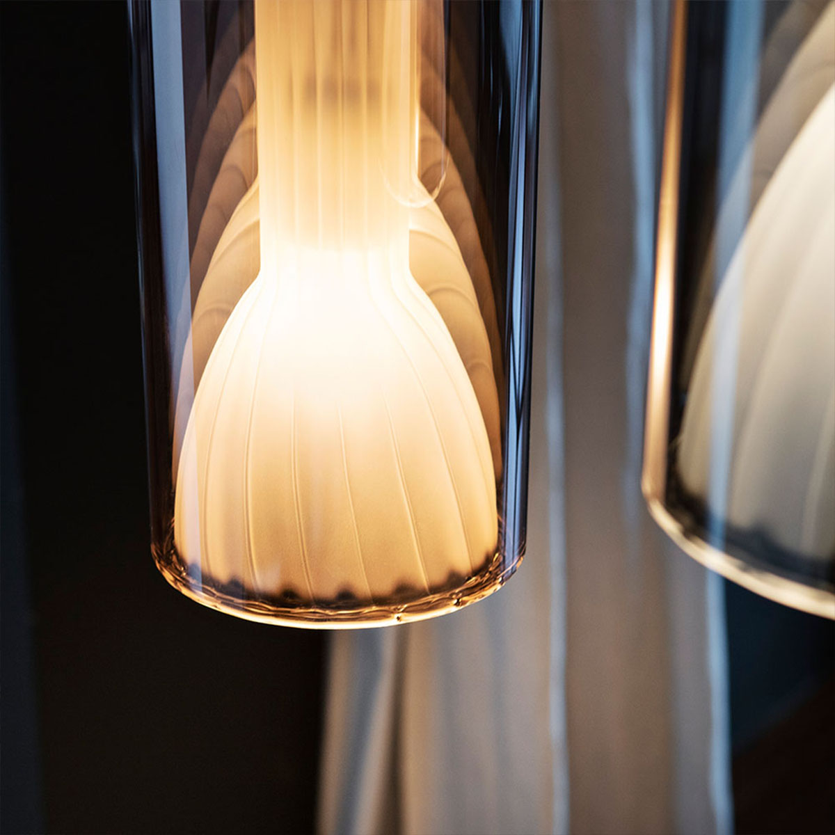 Penta Light Designerleuchte Lit 1912-21 Small Pendelleuchte Designerleuchte – handgefertigtes Glas in Violet Glas, stilvolles Highlight, harmonische Beleuchtung,, ideal über Esstisch, Küche oder Wohnzimmer