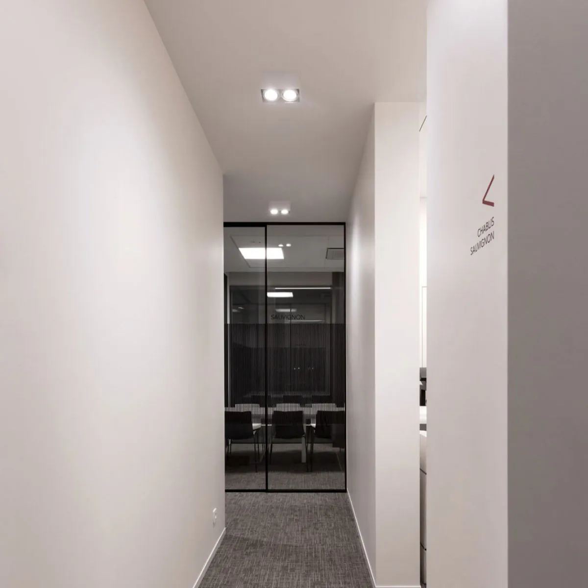 MINIGRID ON 250 SOFT 93045 DIM8 Aufbaustrahler, L: 20,5 cm, B: 10,5 cm, dim to warm 3000K – 1800K, Weiß & Schwarz