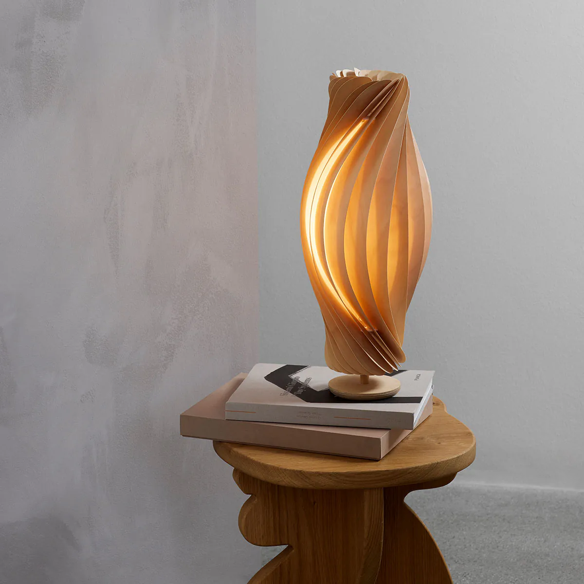 No111 Tischleuchte, Birke Natur, Ø 18 cm, H: 47 cm No111 Tischleuchte, Birke Natur, Ø 18 cm, H: 47 cm