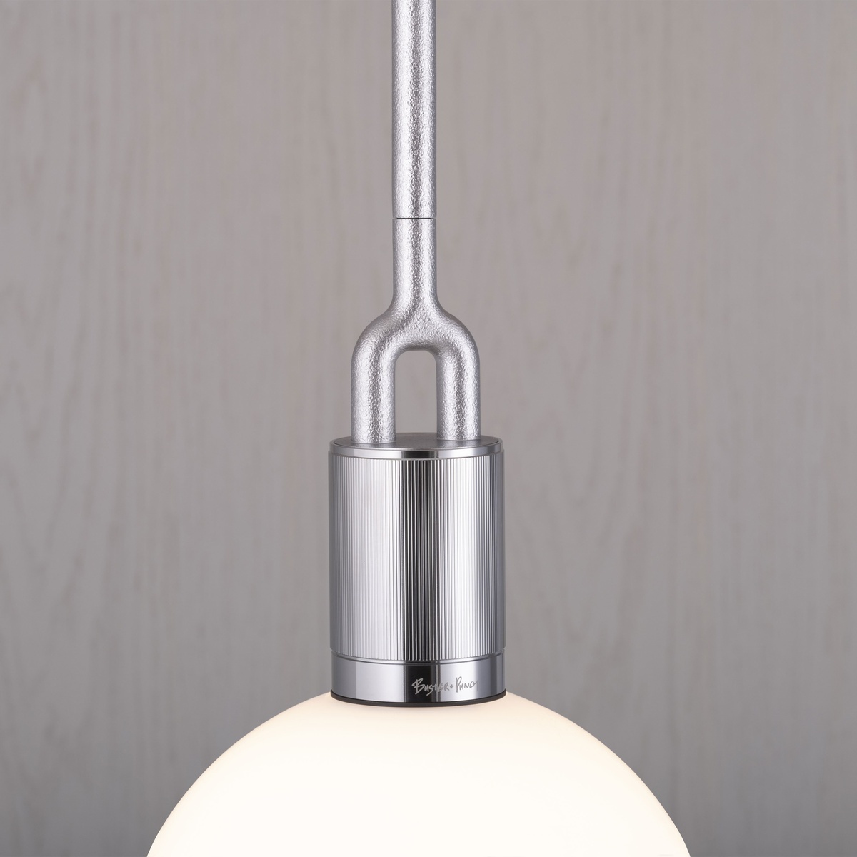 Buster + Punch Forked Pendelleuchte, Globe, Medium, Stahl / Opalglas