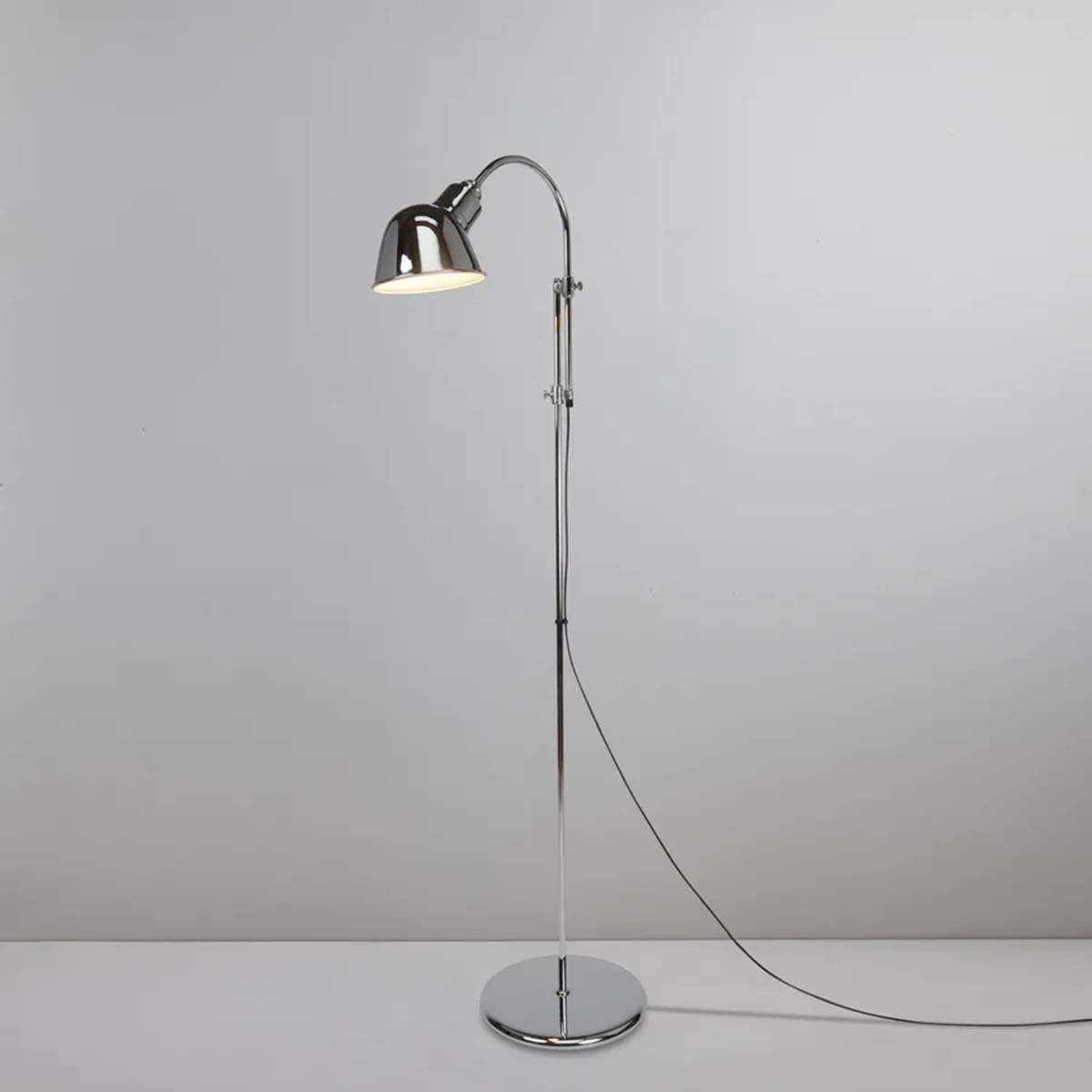 Ginger Stehleuchte, H: 133 - 143 cm, Chrom