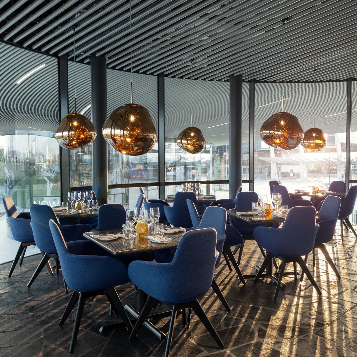 Tom Dixon Melt ES Pendelleuchte, Opal, Silber, Ø: 50 cm, Retrofit