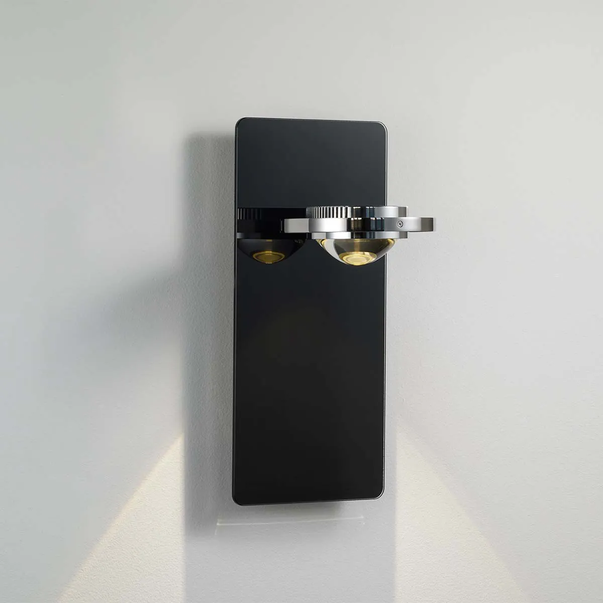 Moderne Wandleuchte mit anthrazit Glas