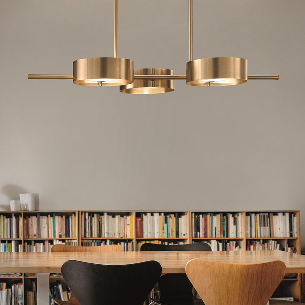 Sound BIL3 Pendelleuchte, L: 134 cm, 3-flammig, Gold gebürstet, LED-Modul