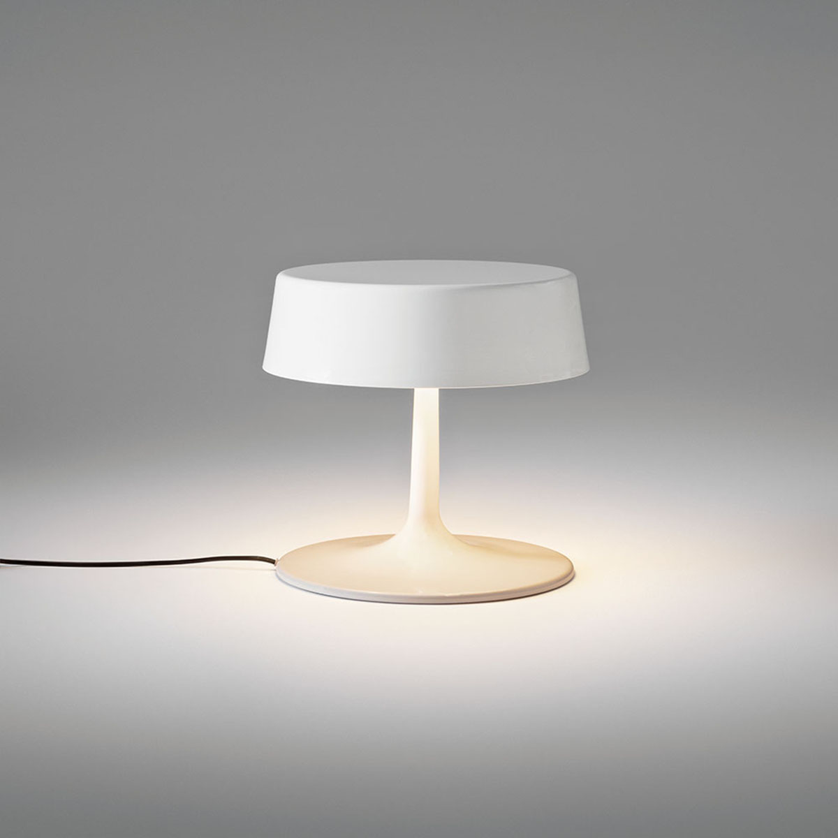 Penta Light China 0308-01 Small Tischleuchte, Ø: 23 cm, H: 22,5 cm Nachttischlampe – Metall mit Weißem Finish, italienisches Premium-Design, diffuse Beleuchtung, ideal für das Wohnzimmer Penta Light China 0308-01 Small Tischleuchte, Ø: 23 cm, H: 22,5 cm Nachttischlampe – Metall mit Weißem Finish, italienisches Premium-Design, diffuse Beleuchtung, ideal für das Wohnzimmer