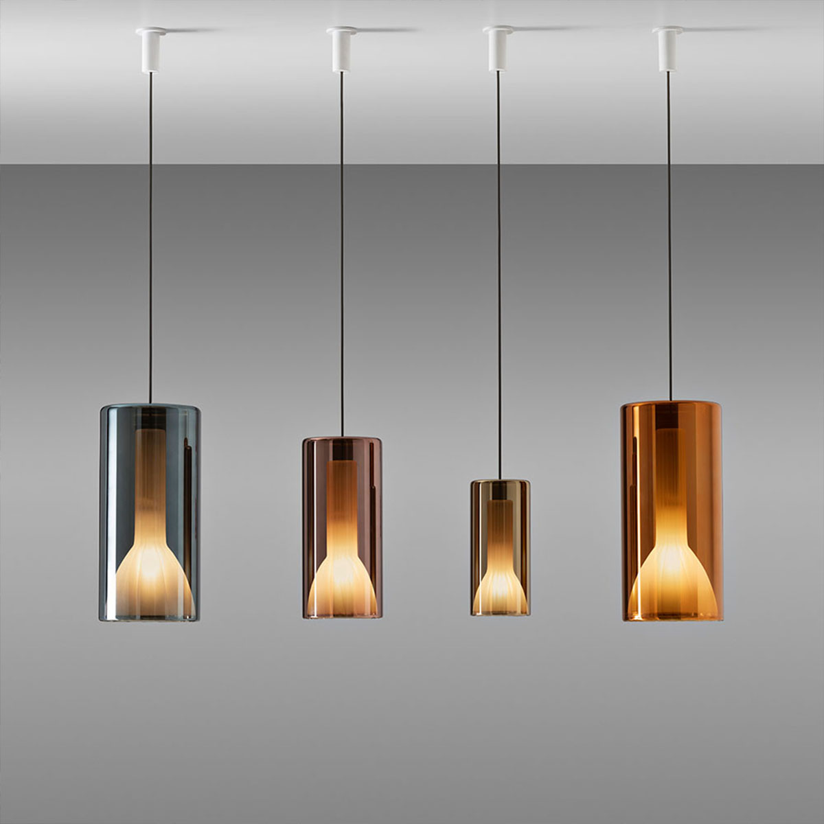 Penta Light Lit 1912-23 Large Pendelleuchte Hängelampe – Glaskugel in Gold Glas, mundgeblasen, elegantes Designstück, atmosphärisches Leuchten,, ideal über Esstisch, Küche oder Wohnzimmer Penta Light Designerleuchte Lit 1912-21 Small Pendelleuchte Designerleuchte – handgefertigtes Glas in Violet Glas, stilvolles Highlight, weiche Lichtstimmung, setzt Akzente in der Küche, ideal über Esstisch, Küche oder Wohnzimmer