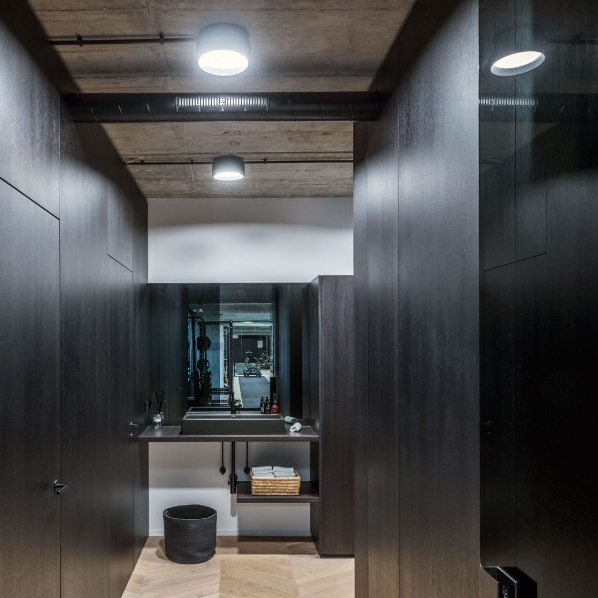 DIRO SBL S ON 82 Deckenleuchte, Schwarz, Ø: 11 cm, Extra-Warmweiß 2700K DIRO SBL L ON 83 Deckenleuchte, Weiß, Ø: 21,8 cm, Warmweiß 3000K