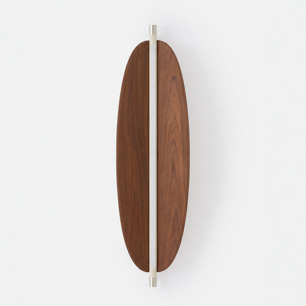 TOOY Thula 562.42 Wandleuchte, H: 67 cm, B: 25 cm, Beige / Nickel satiniert, Nussbaum Canaletto