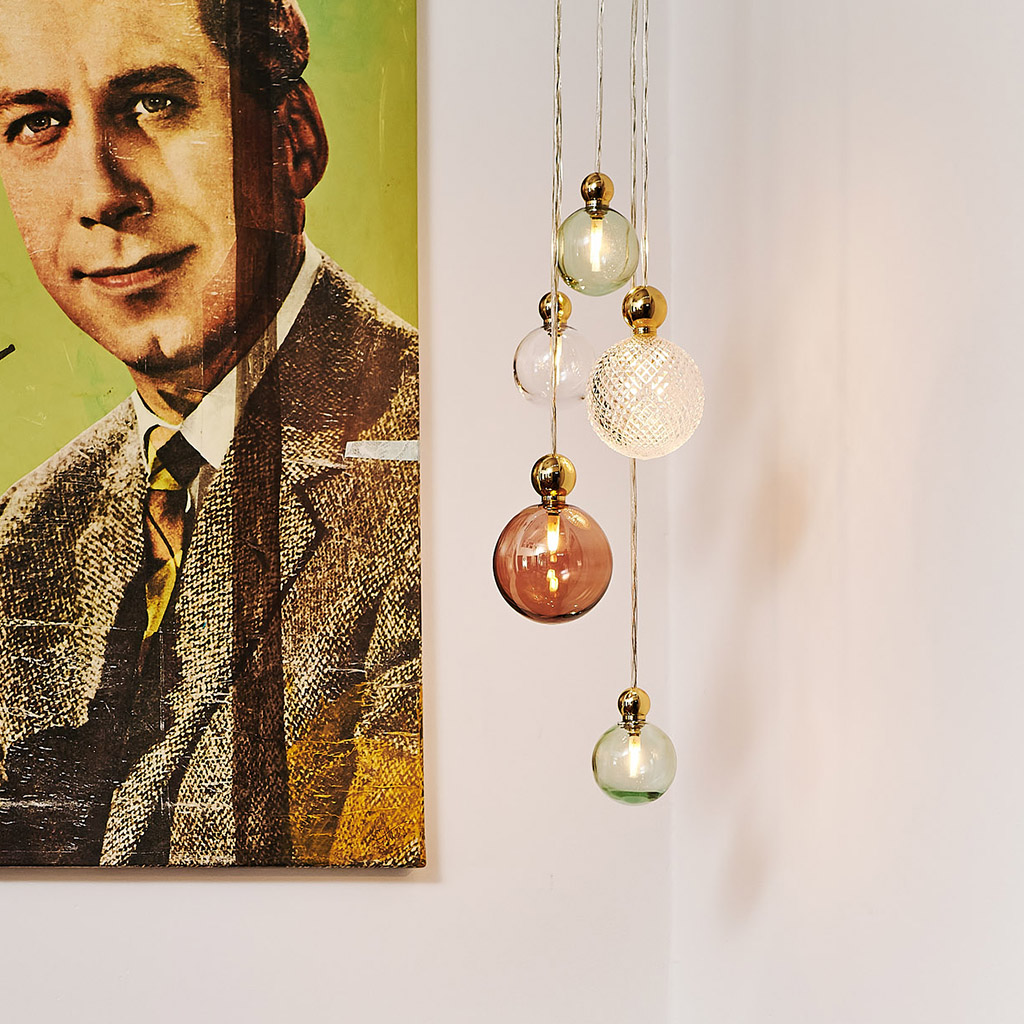 Uva Pendelleuchte M Ø 7 cm, Clear, Silber, mit Einzelbaldachin Uva Pendelleuchte Crystal L Ø 10 cm, Swirl, Silber, für Multi-Baldachin