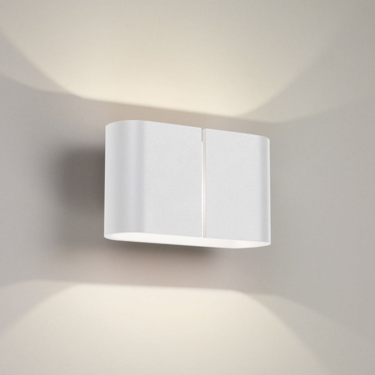 DeltaLight VISO 930 DIM8 Wandleuchte, B: 18 cm, H: 11 cm VISO 930 DIM8 Wandleuchte, B: 18 cm, H: 11 cm, Weiß, Warmweiß 3000K – moderne Wohnraumleuchte, dimmbar für Schlafzimmer