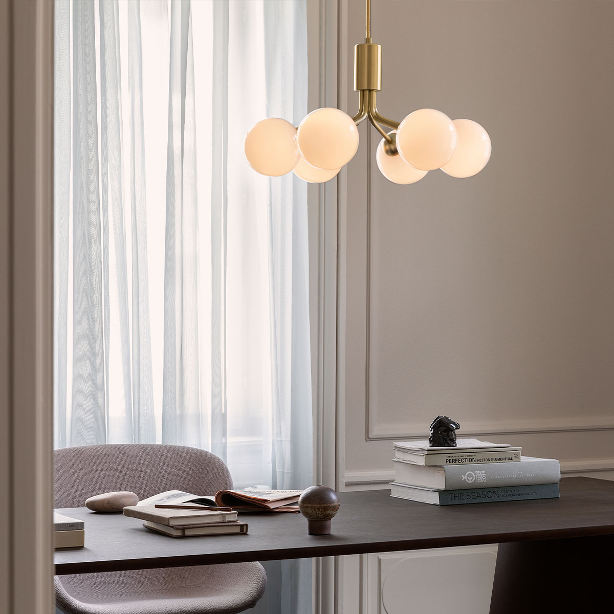 Apiales 6 Pendelleuchte, Ø: 50 cm, Schwarz satiniert & Rauchglas