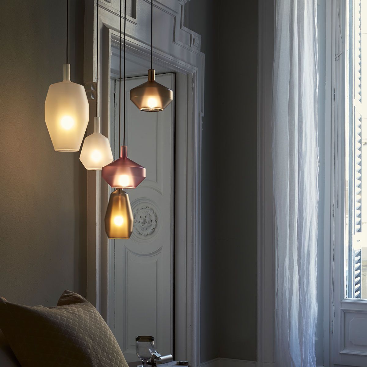 Penta Light MoM 1602-25 Little Pendelleuchte Ø: 20 cm Designerleuchte – Rauchglas in Senfgelb,, angenehmer Lichtschein, setzt ein Highlight im Esszimmer, ideal über Esstisch, Küche oder Wohnzimmer