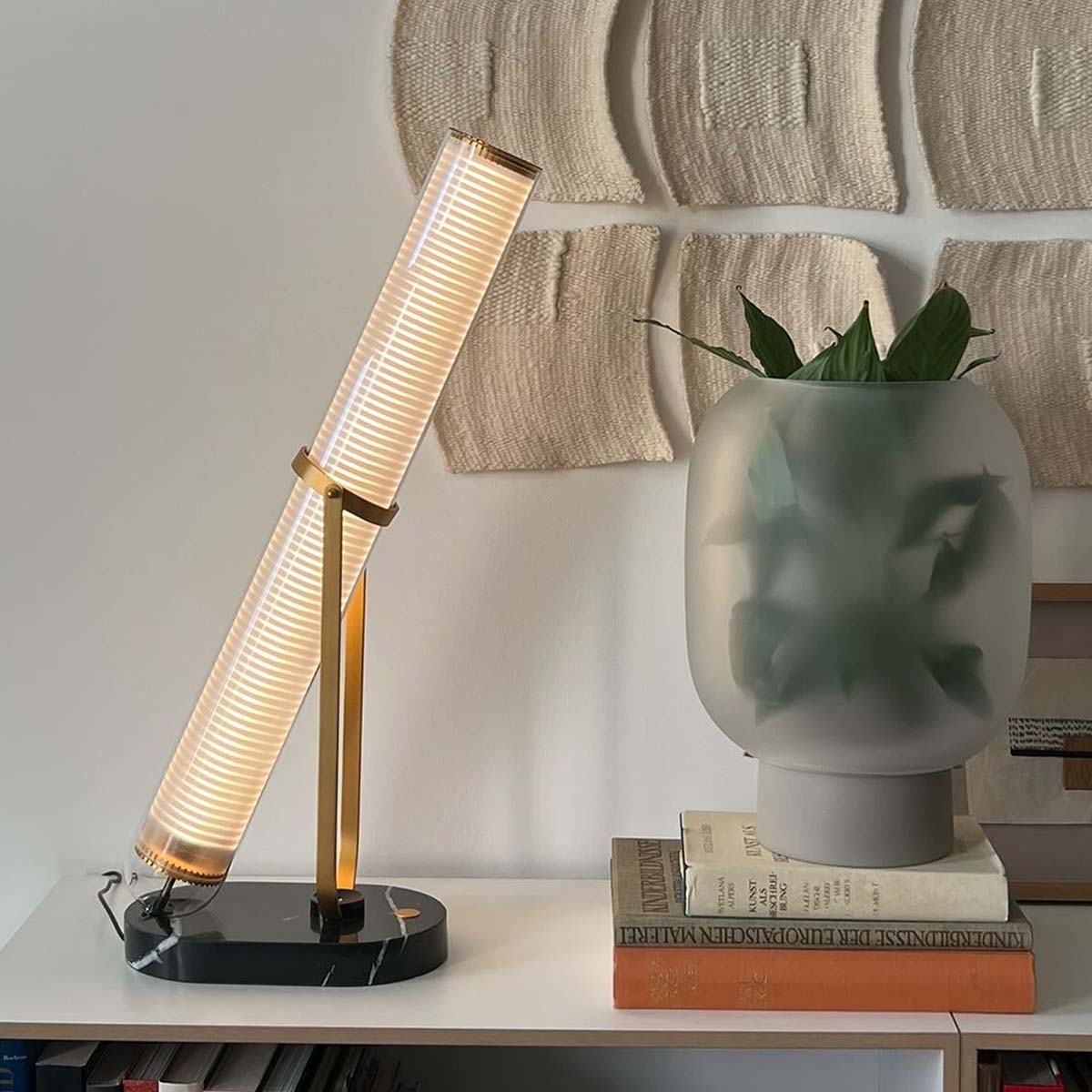 DCW_Le_Lampe_Frechin_Tischleuchte_mood_6 DCW Editions La Lampe Frechin Tischleuchte, H: 65 cm