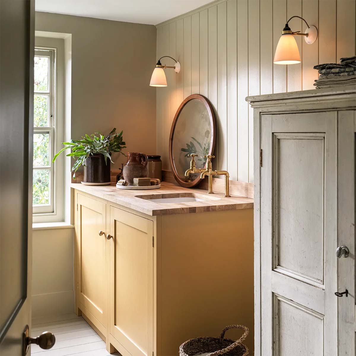 Hector Wall 30 Wandleuchte, Ø: 12 cm, Schwarzes Stoffkabel, Ohne Schalter Hector Wall 30 Wandleuchte, Ø: 12 cm, Graues Stoffkabel, Mit Schalter, Stecker und Kabel