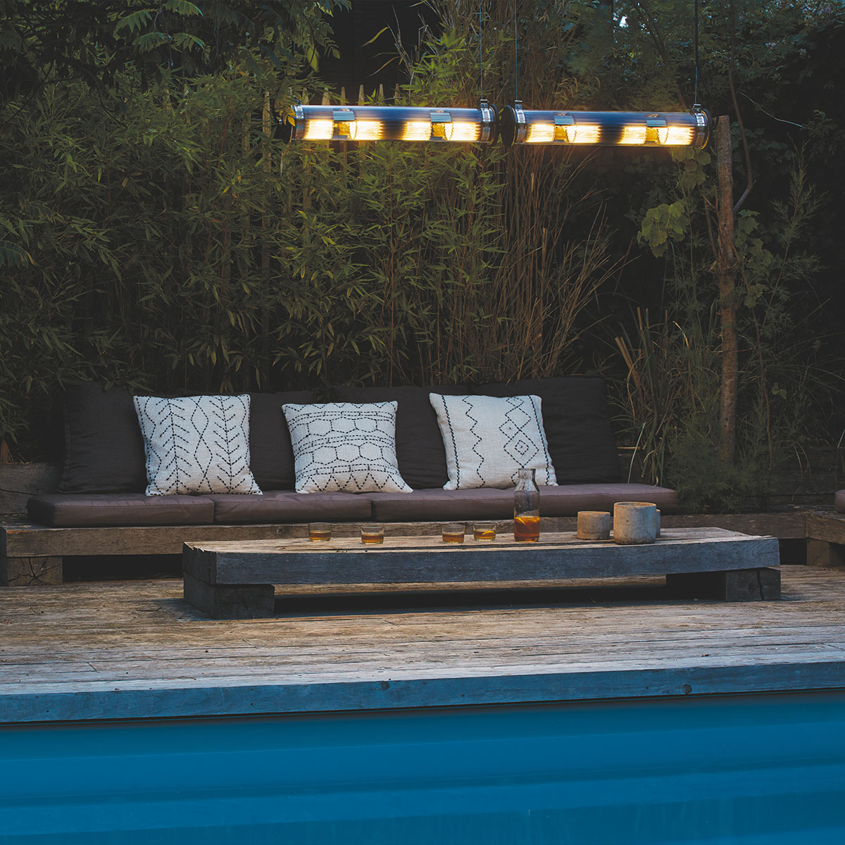 In The Tube Pendant Horizontal 100-350 Pendelleuchte, Silber, L: 37 cm – moderne Designerleuchte aus dem Hause DCW Editions passt perfekt ins Wohnzimmer In The Tube Pendant Horizontal 120-1300 Pendelleuchte, Gold & Silber, L: 132 cm in Gold Silber – exklusive Designerlampe aus dem Hause DCW Editions passt perfekt ins Wohnzimmer