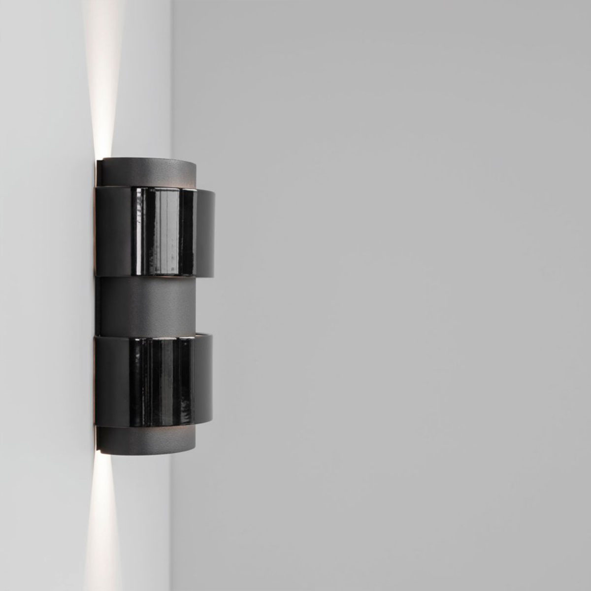 BAND-OH! 930 DIM8 Wandleuchte, B: 17,5 cm, H: 20 cm, Klavier Schwarz, Warmweiß 3000K