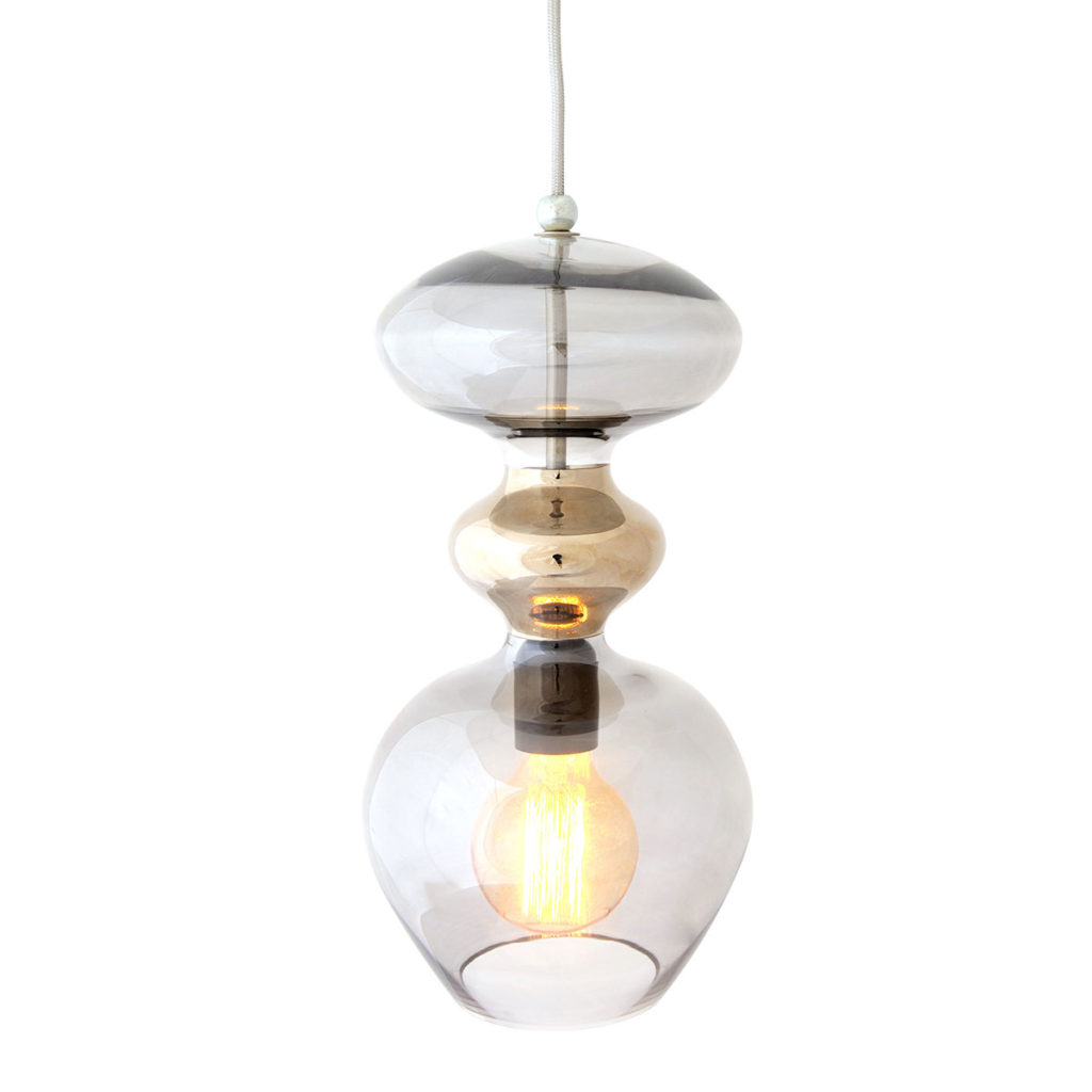 Ebb & Flow Futura Pendelleuchte M Ø 18 cm Futura Pendelleuchte M Ø 18 cm, Smokey Grey Smokey Grey Pendelleuchten – hochwertige Innenbeleuchtung, stimmungsvolles Licht für Schlafzimmer