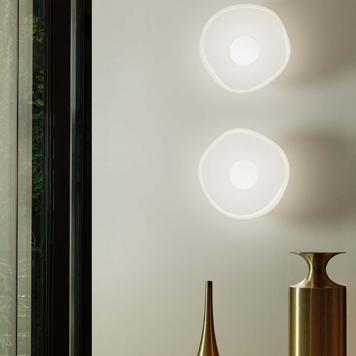 Tom Dixon Melt Surface Mini LED Wandleuchte, Silber, B: 30 cm, H: 29 cm Tom Dixon Melt Surface LED Wandleuchte, Bronze, B: 50 cm, H: 50 cm