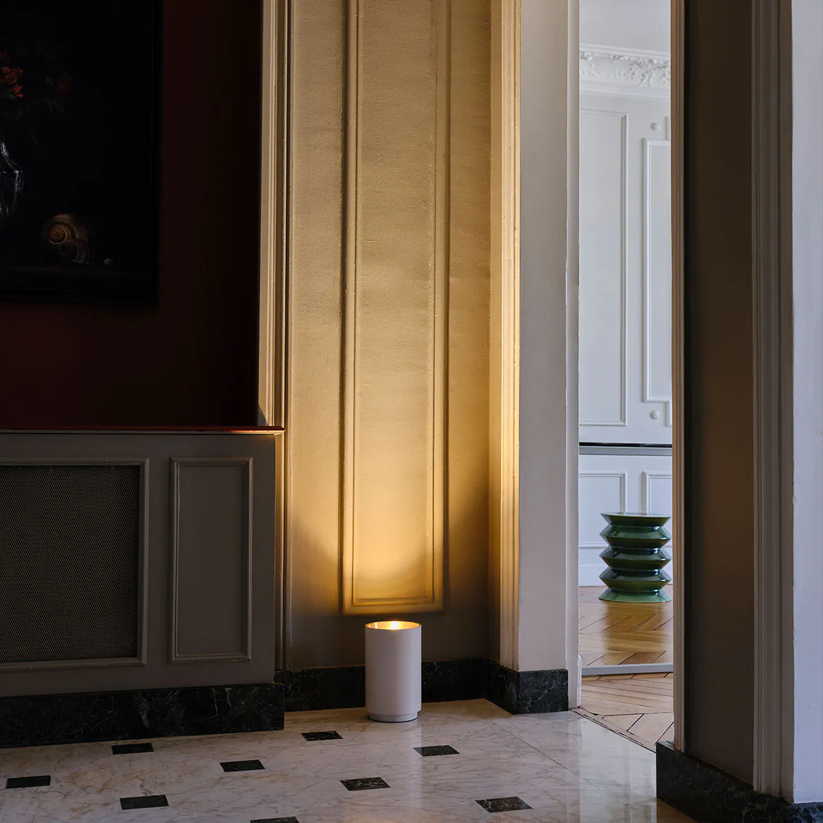 Tobo Floor Bodenleuchte, Ø: 14 cm, H: 24 cm Schwarz – zeitlose Designerlampe von DCW Editions