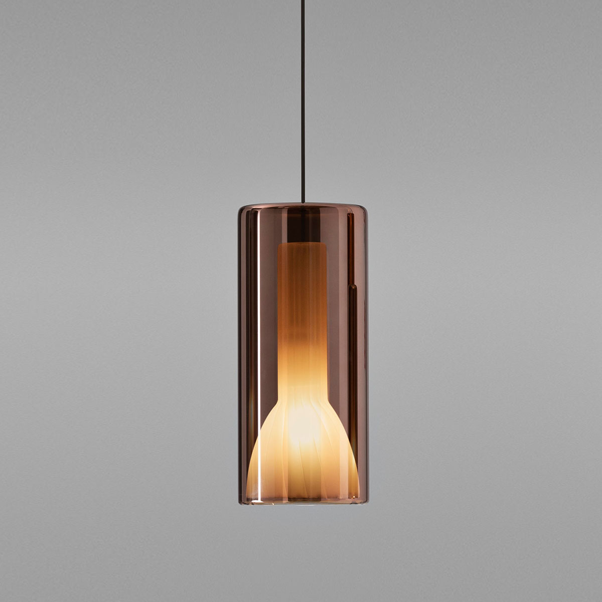 Lit 1912-22 Medium Pendelleuchte, Violet Glas Lit 1912-22 Medium Pendelleuchte, Violet Glas