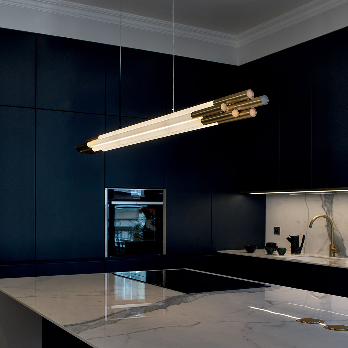 Org Pendant Horizontal Pendelleuchte L: 130 cm in Gold Weiß – exklusives Design von DCW Editions geeignet für die Küche