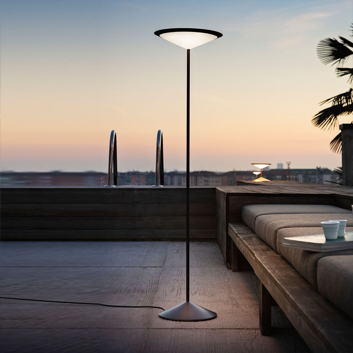 Penta Light Designerleuchte Narciso 1710-10 Stehleuchte, H: 130 cm LED Stehleuchte – handgefertigtes Glas in Orange,, brillantes Strahlen, bringt Atmosphäre ins Wohnzimmer