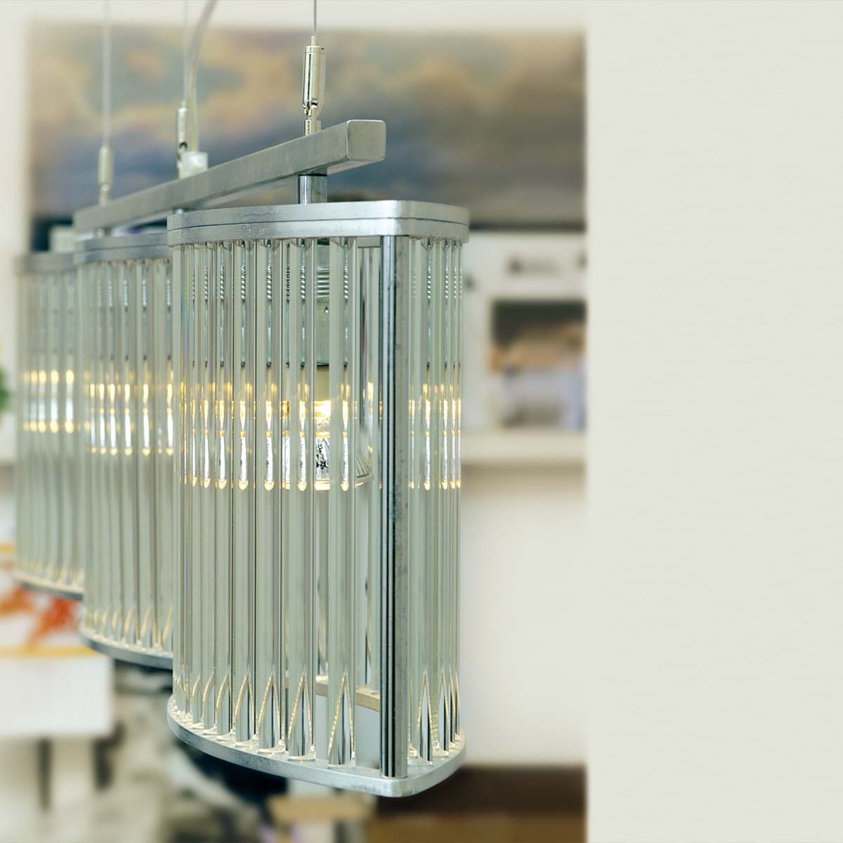 Stilio Pendelleuchte, L: 130 cm, Glanz vernickelt & handpoliert, 4 Linie Pendelleuchte mit drei geschwungenen Glasschirmen, ideal für Esstische oder Kücheninseln