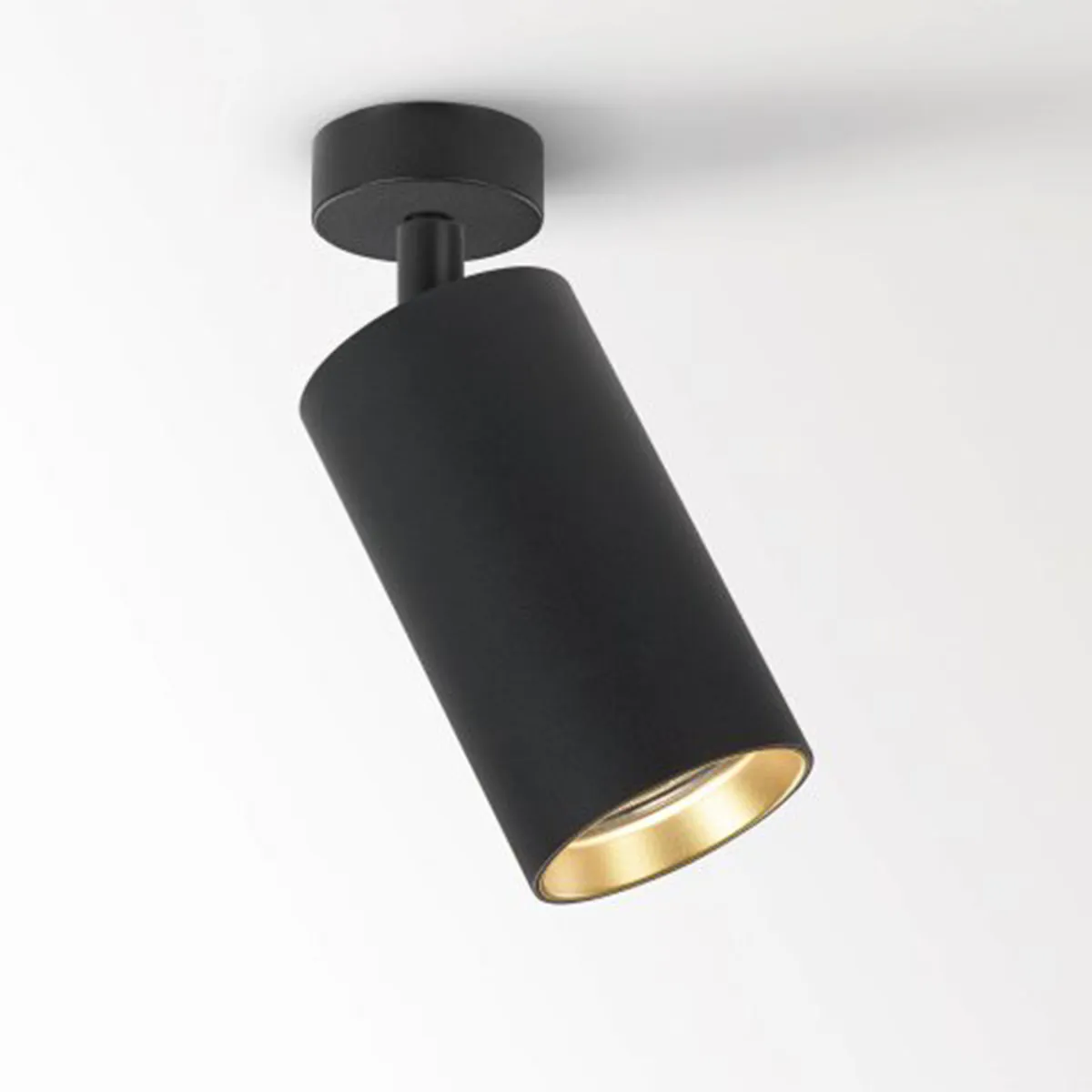 SPY 90 ON 1 92718 DIM1 Aufbaustrahler, Ø: 9 cm, L: 16,5 cm, Schwarz, Extra-Warmweiß 2700K, 18° SPY 90 ON 1 93045 DIM1 Aufbaustrahler, Ø: 9 cm, L: 16,5 cm, Schwarz, Warmweiß 3000K, 45°