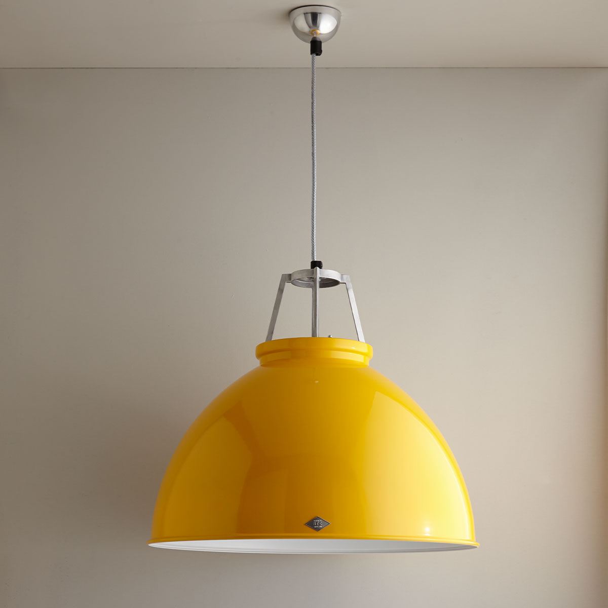 Titan Size 5 Pendelleuchte, Ø: 56 cm, Gelb, Innen Weiß