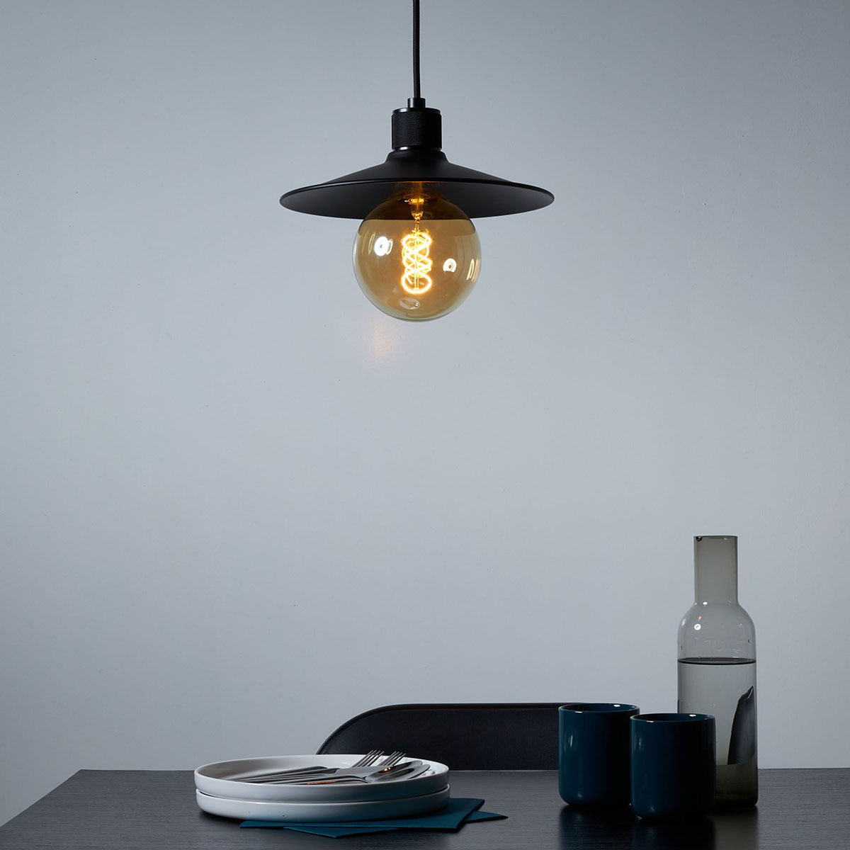 Globe G125 twisted LED filament 4W E27 2000K 200lm amber dimmbar