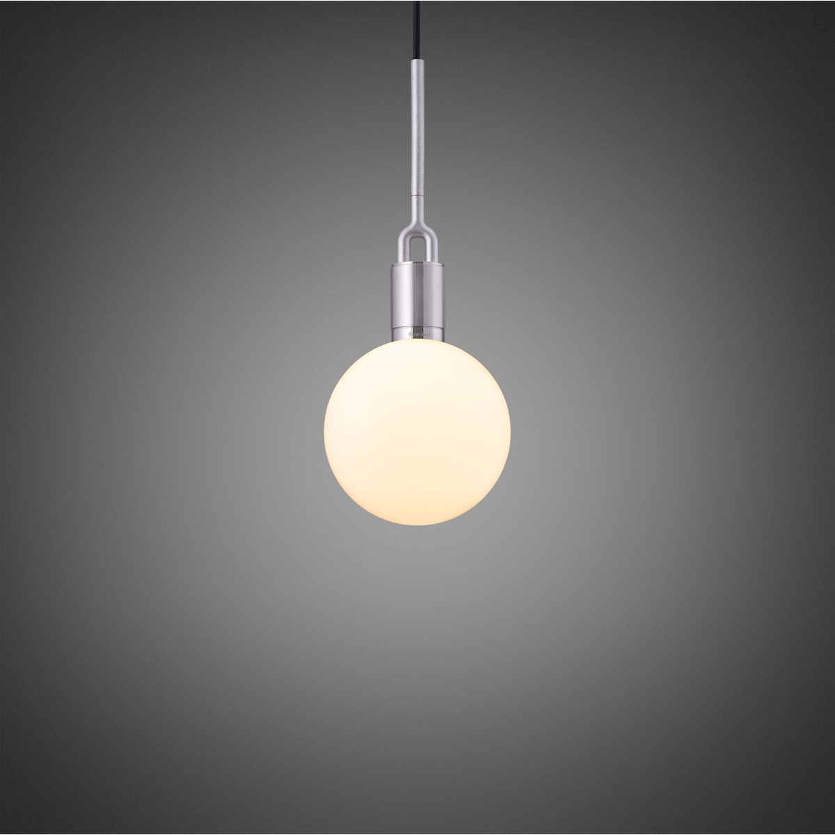buster-punch-forked-pendant-medium-steel-opal-globe-01 Buster + Punch Forked Pendelleuchte, Globe, Medium, Stahl / Opalglas