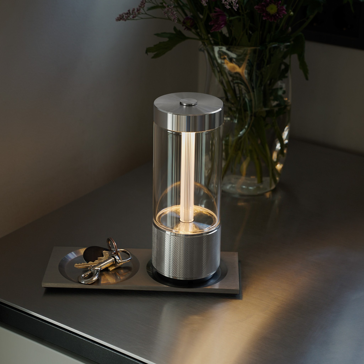 Buster + Punch Takeout Akku-Tischleuchte IP65, Stahl