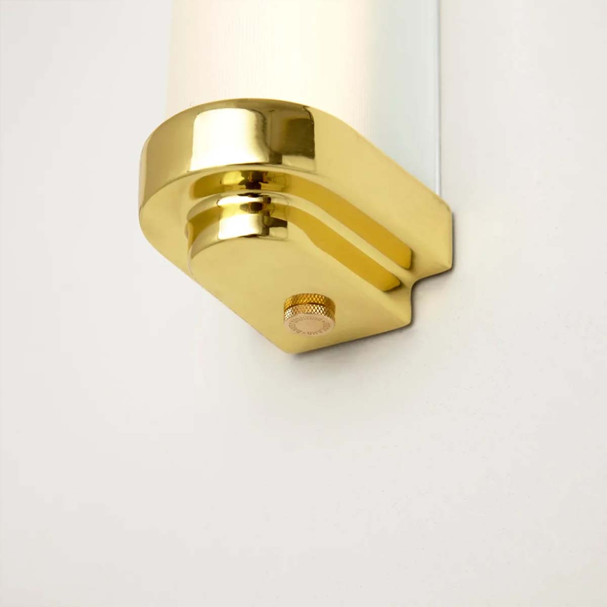 Cabin LED Wall Light Wandleuchte, Chrom, H: 27 cm Cabin LED Wall Light Wandleuchte, Poliertes Messing, H: 60 cm