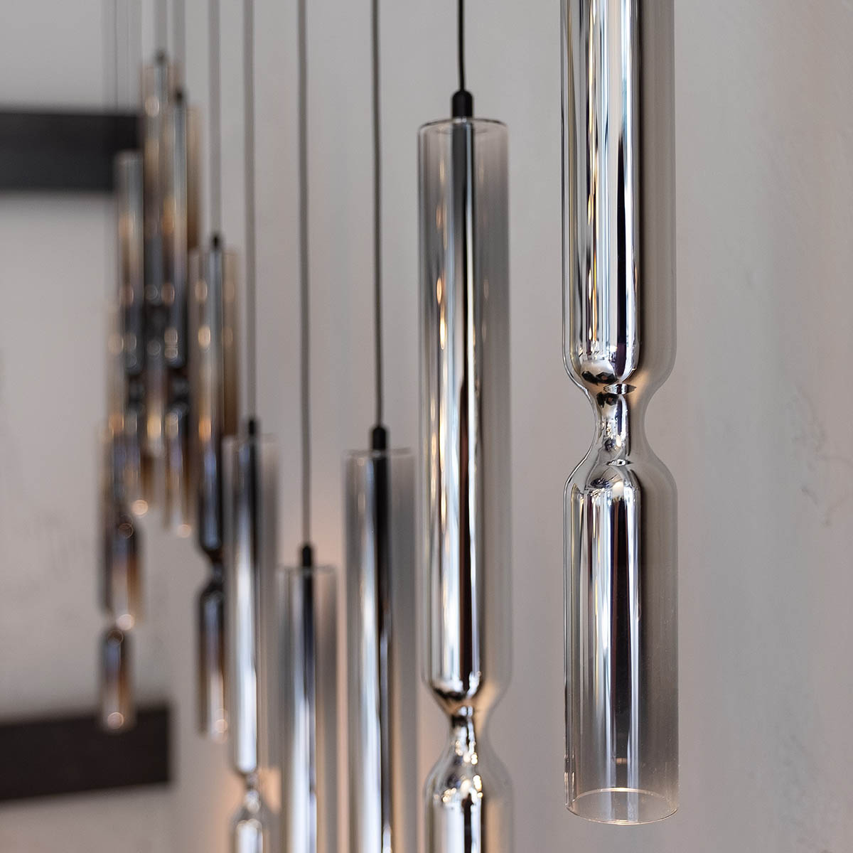 Misty Micro Pendelleuchte, Schwarz Glas, H: 30 cm, Schwarz, Phasenabschnitt