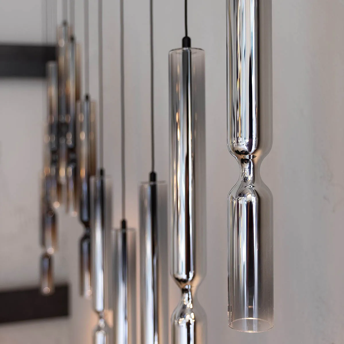 Misty Micro Pendelleuchte, Schwarz Glas, H: 30 cm, Schwarz, Phasenabschnitt