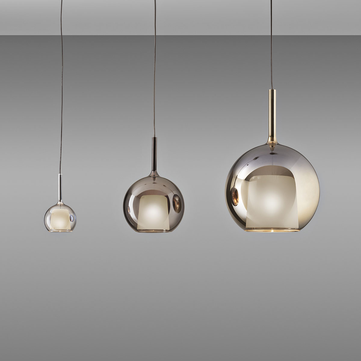 Glo 0811-21 Medium Pendelleuchte Ø: 25 cm, 4 Ever Glas, 2 m Glo 0811-20 Mini Pendelleuchte Ø: 13 cm, Bronze Glas, 4 m