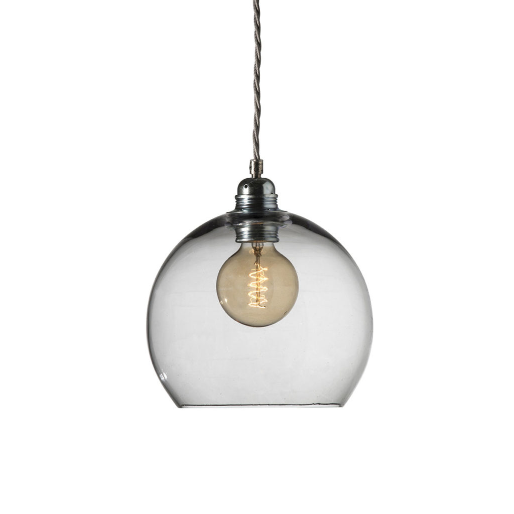 Ebb & Flow Rowan Pendelleuchte M Ø 22 cm Rowan Pendelleuchte M Ø 22 cm, Smokey Grey, Silber Smokey Grey Pendelleuchten – skandinavische Glaslampe, nachhaltige Beleuchtung für Wohnzimmer