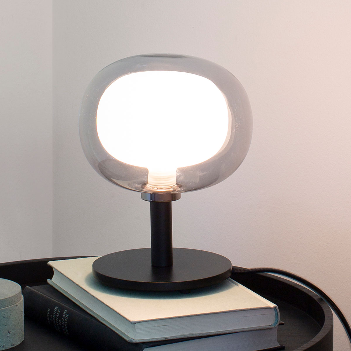 Nabila 552.32 Tischleuchte H: 20 cm, Schwarz Matt / Schwarz Chrom & Rauchglas