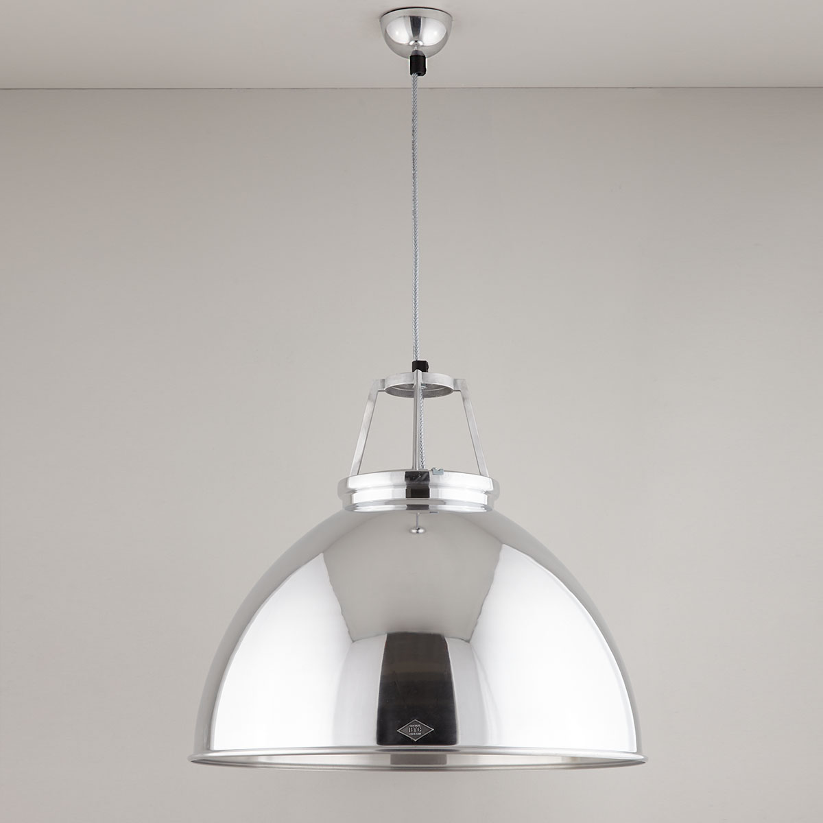 Titan Size 5 Pendelleuchte, Ø: 56 cm, Aluminium Titan Size 5 Pendelleuchte, Ø: 56 cm, Aluminium