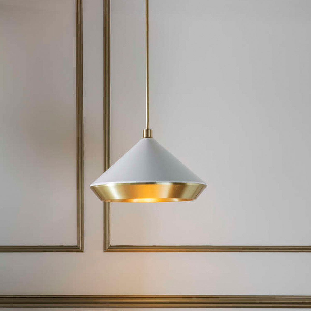 Luxusleuchten aus Großbritannien: Bert Frank Shear Pendelleuchte, Ø: 20 cm, Schwarz, poliertes Messing und gebürstetes Aluminium, Designerleuchte aus England, atmosphärisches Licht, Shear-Serie mit geometrischem Luxusdesign Shear Pendelleuchte, Weiß, Messing- Ausstellungsstück