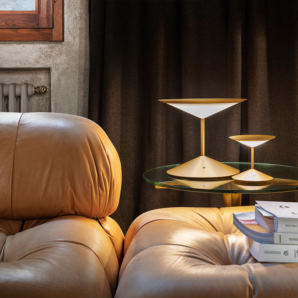 Penta Light Narciso 1710-01 Mobile Akku Tischleuchte Small, Ø: 15,7 cm Tischleuchte – Orangees Glas,, eleganter Lichtschein, unterstreicht das Ambiente im Arbeitszimmer, ideal für Nachttisch, Beistelltisch oder Schreibtisch Penta Light Narciso 1710-01 Mobile Akku Tischleuchte Small, Ø: 15,7 cm Tischleuchte – handgefertigtes Glas in Gold, elegantes Designstück, stimmungsvolles Licht, sorgt für stilvolle Akzente im Wohnzimmer, ideal für Nachttisch, Beistelltisch oder Schreibti