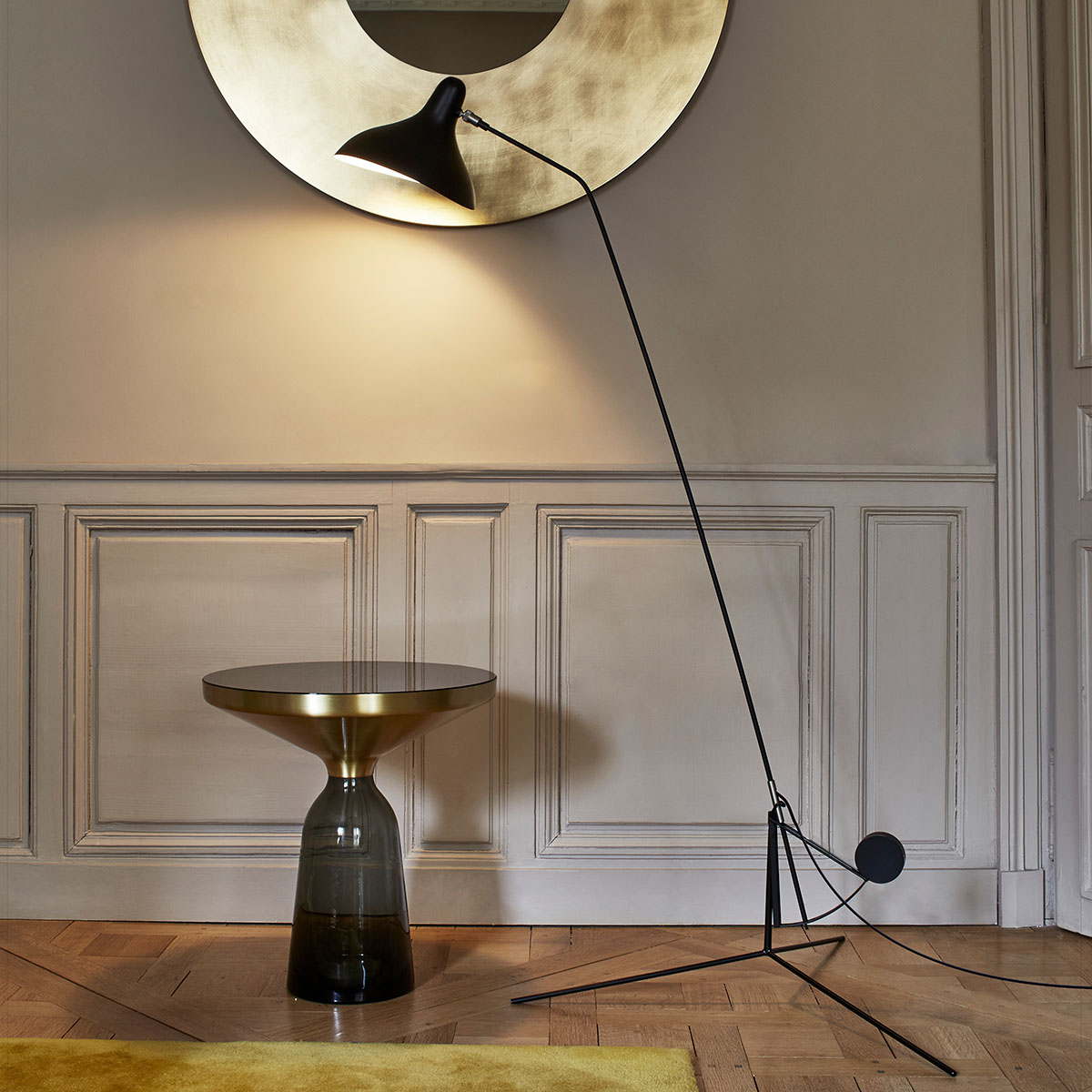 Mantis BS1 Stehleuchte, H: 155 - 170 cm Dreibein in Schwarz – stilvolle Designerlampe von DCW Editions geeignet für das Homeoffice Mantis BS1 B Stehleuchte, H: 150 - 165 cm Runder Fuß in Schwarz – zeitlose Designerleuchte von DCW Editions geeignet für das Homeoffice
