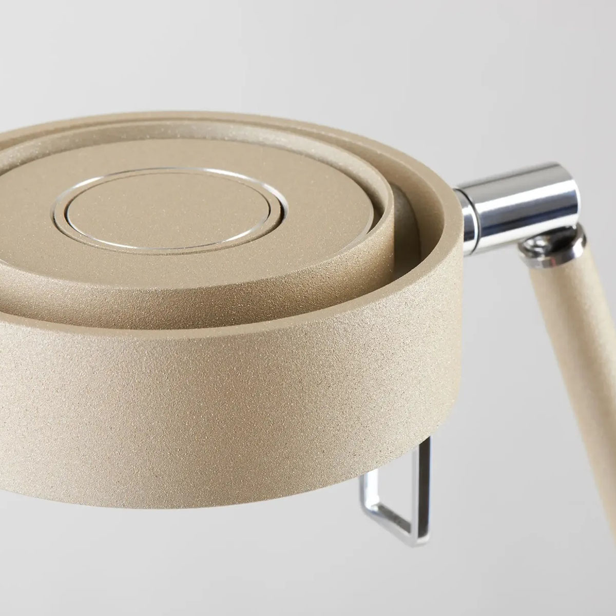 Mawa Pure 2 Stehleuchte, H: 122 cm LED Standlampe – aus Aluminium in Silber, mit Touchdimmer, dreh- und schwenkbar, präziser Lichtkegel, puristische Formensprache, geeignet für Büro Mawa Pure 2 Stehleuchte, H: 122 cm LED Standlampe – aus Aluminium in Silber, mit Touchdimmer, dreh- und schwenkbar, präziser Lichtkegel, puristische Formensprache, geeignet für Büro