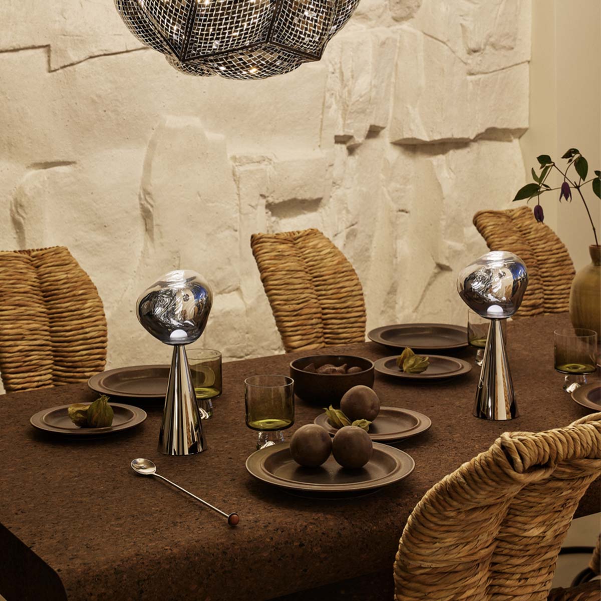 Tom Dixon Melt Portable Akku LED Tischleuchte, Ø: 13 cm, H: 28,5 cm, Schwarz Tom Dixon Melt Portable Akku LED Tischleuchte, Ø: 13 cm, H: 28,5 cm, Kupfer