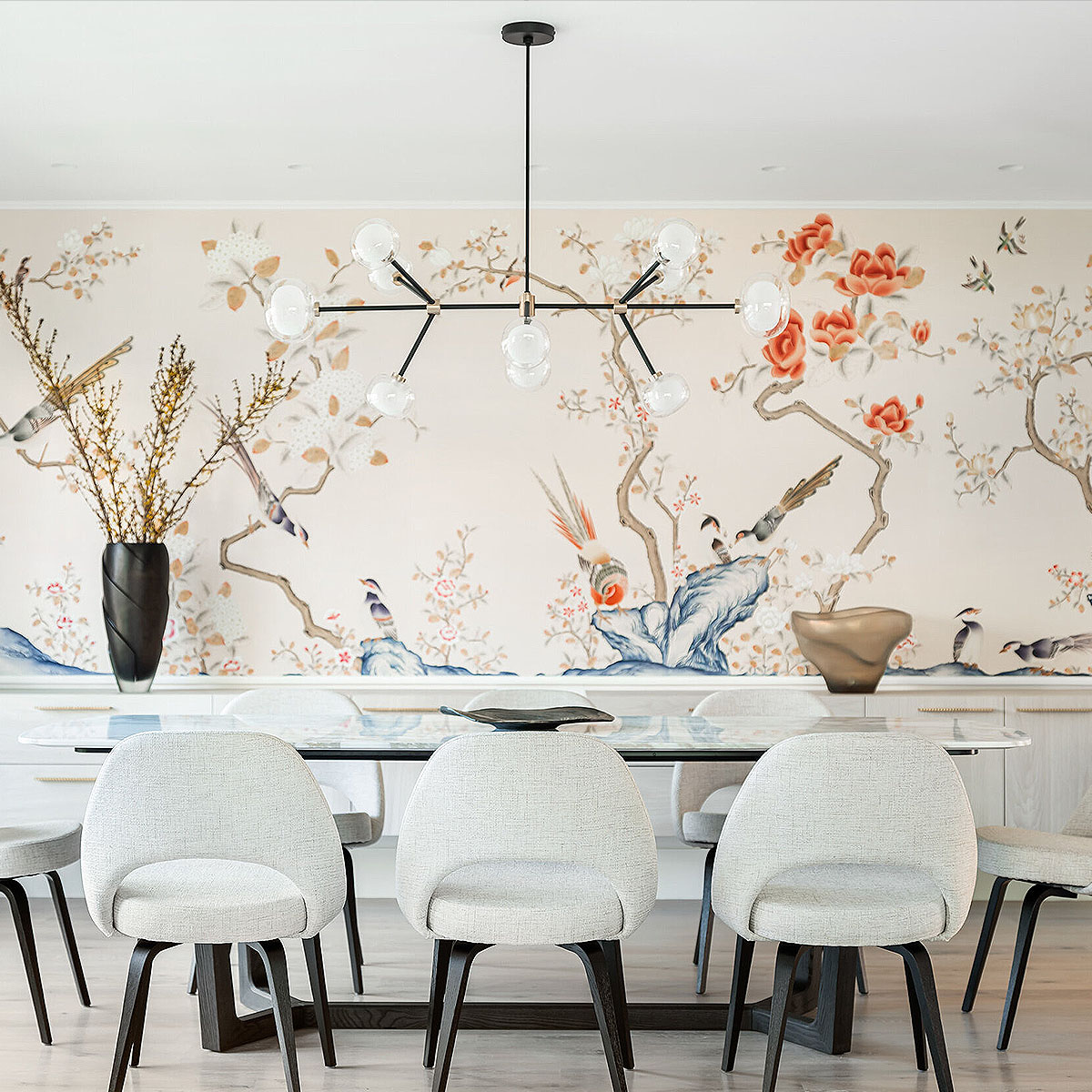 Nabila 552.10 Pendelleuchte 10-flammig L: 130 cm, Schwarz Matt / Messing & Klarglas Nabila 552.10 Pendelleuchte 10-flammig L: 130 cm, Schwarz Matt / Schwarz Chrom & Rauchglas von TOOY – ideal für Esstisch oder Esszimmer