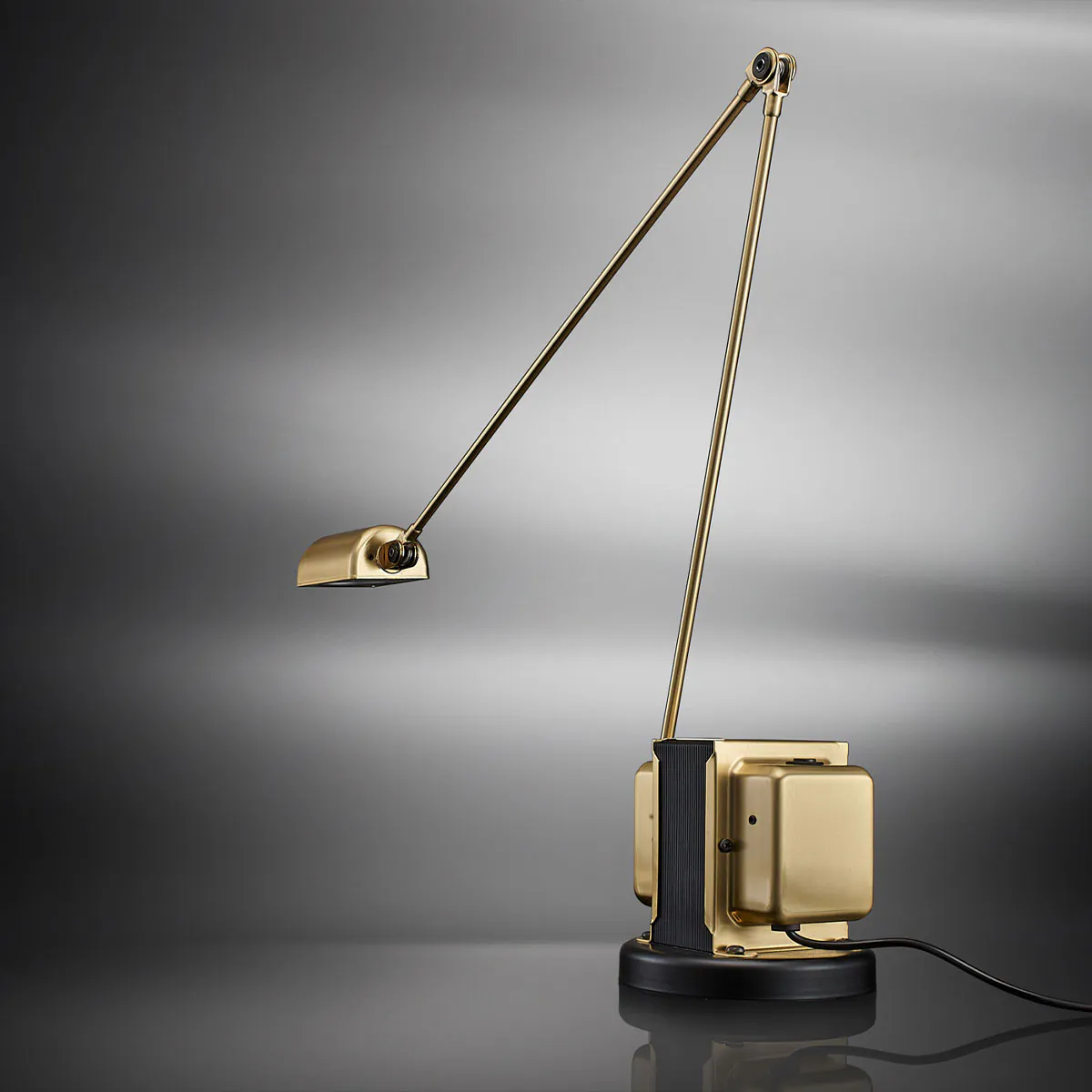 Daphine LED Tischleuchte, H: 45 cm, Gold gebürstet, Warmweiß 3000K Daphine LED Tischleuchte, H: 45 cm, Gold gebürstet, Extra-Warmweiß 2700K